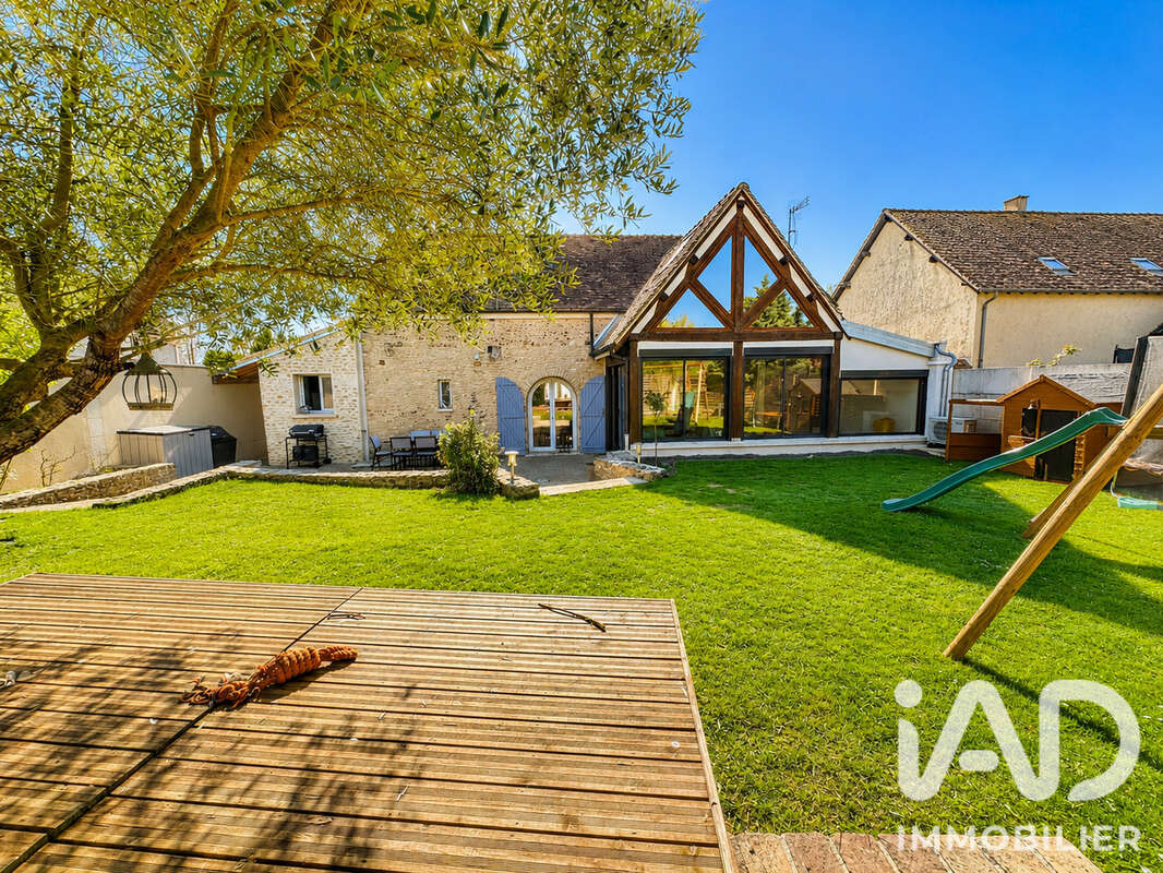 Maison 155 m² à Goussainville  - photo 3