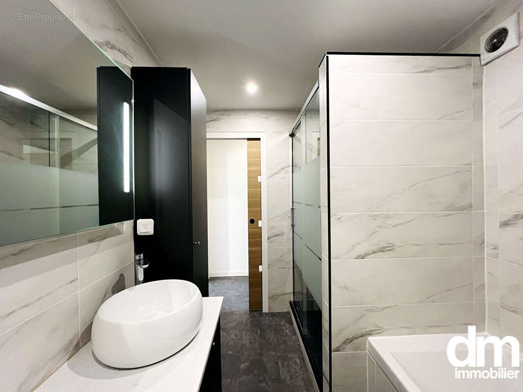 Appartement de type 4 entièrement renové d'une surface de 87m2 avec cellier, extérieur et garage - photo 13