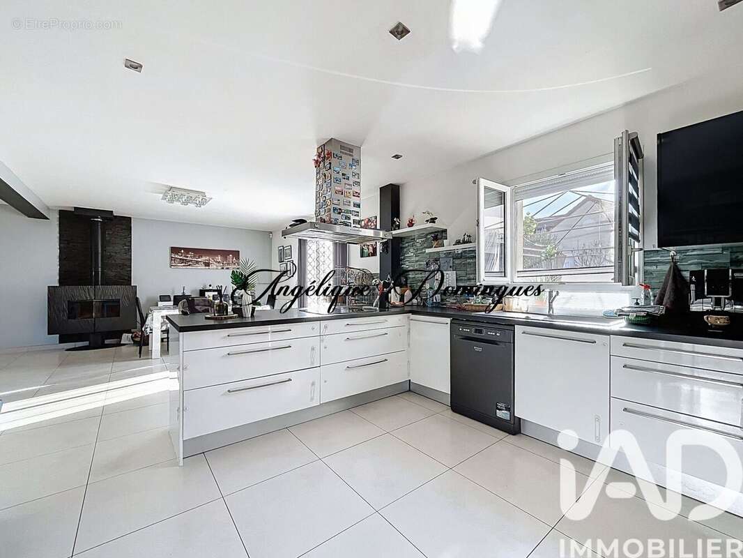 Photo 2 - Maison à MEZIERES-SUR-SEINE