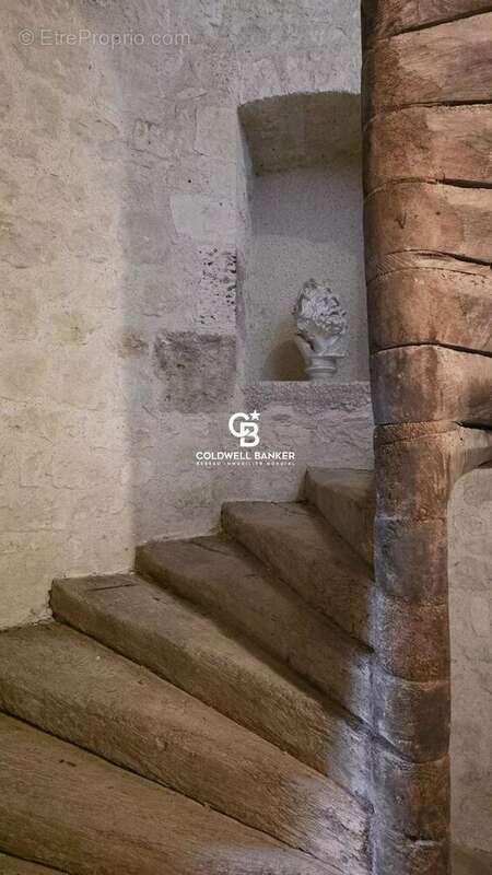 Maison à MONTAIGU-DE-QUERCY