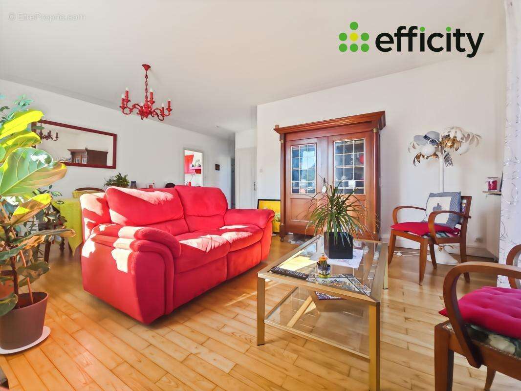 Maison à SAINT-YRIEIX-SUR-CHARENTE