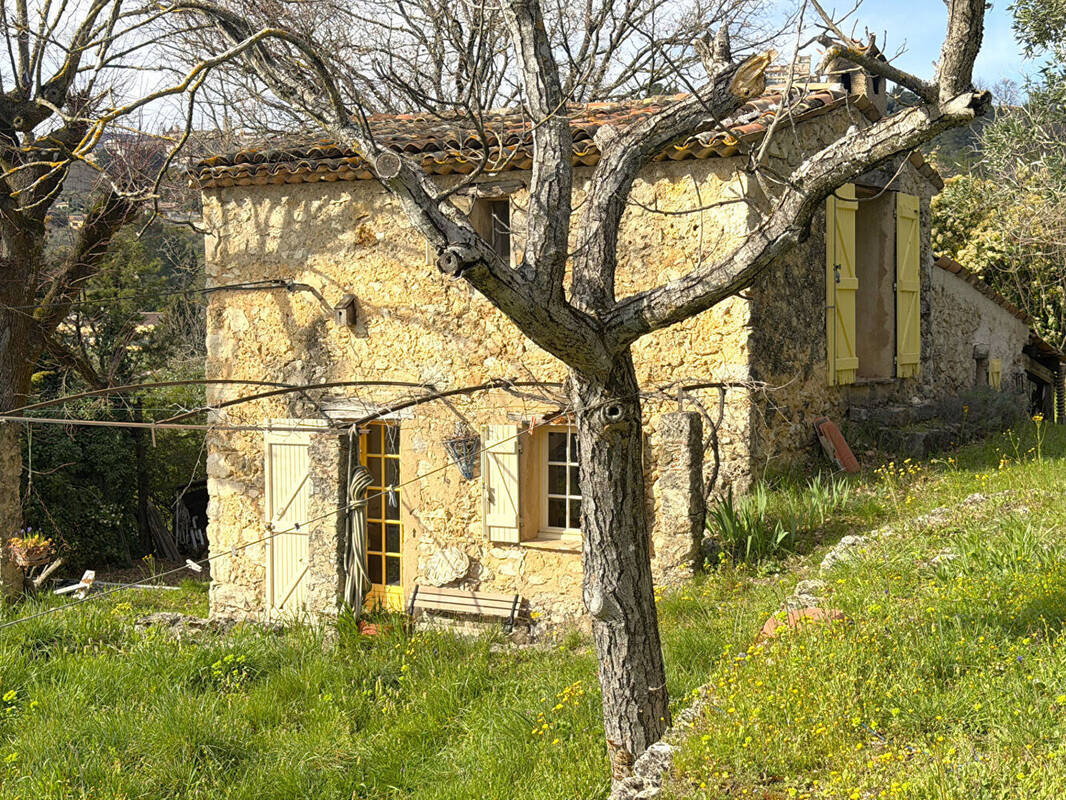 Maison à TOURRETTES