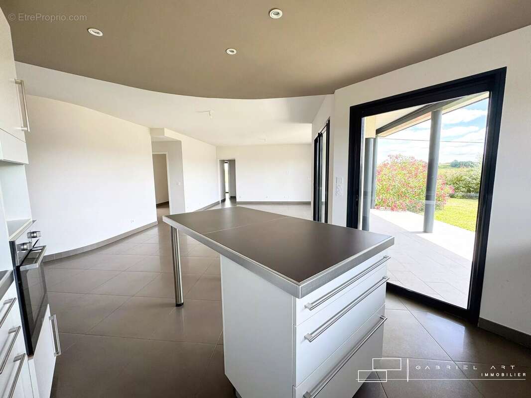 Maison 140 m² à Auch  - photo 3
