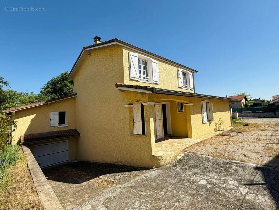 Maison à SAINT-CLAIR-DU-RHONE