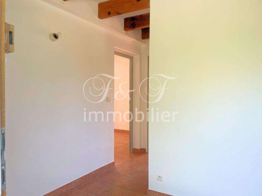 Maison à SAINT-SATURNIN-LES-APT