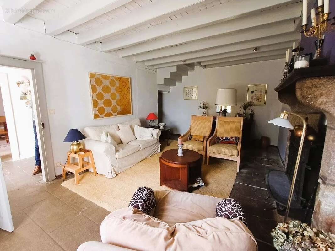 Maison à CHENERAILLES