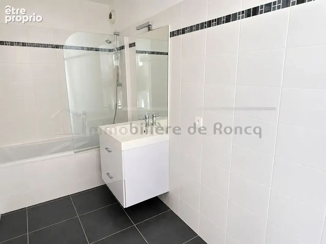 Appartement  T3, 73 m², terrasse et parking. - photo 4