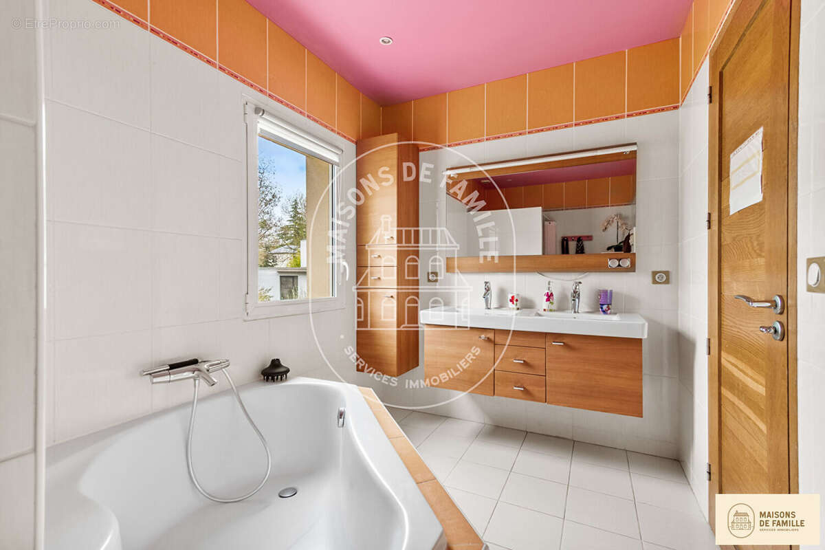 Maison à LE VESINET