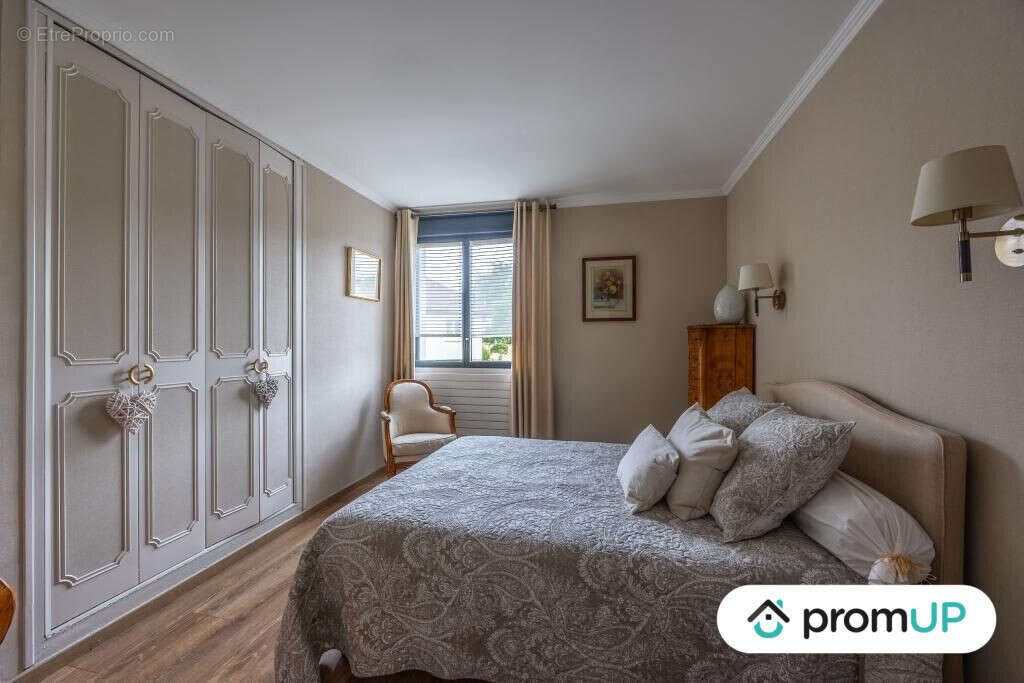 Maison à DONVILLE-LES-BAINS