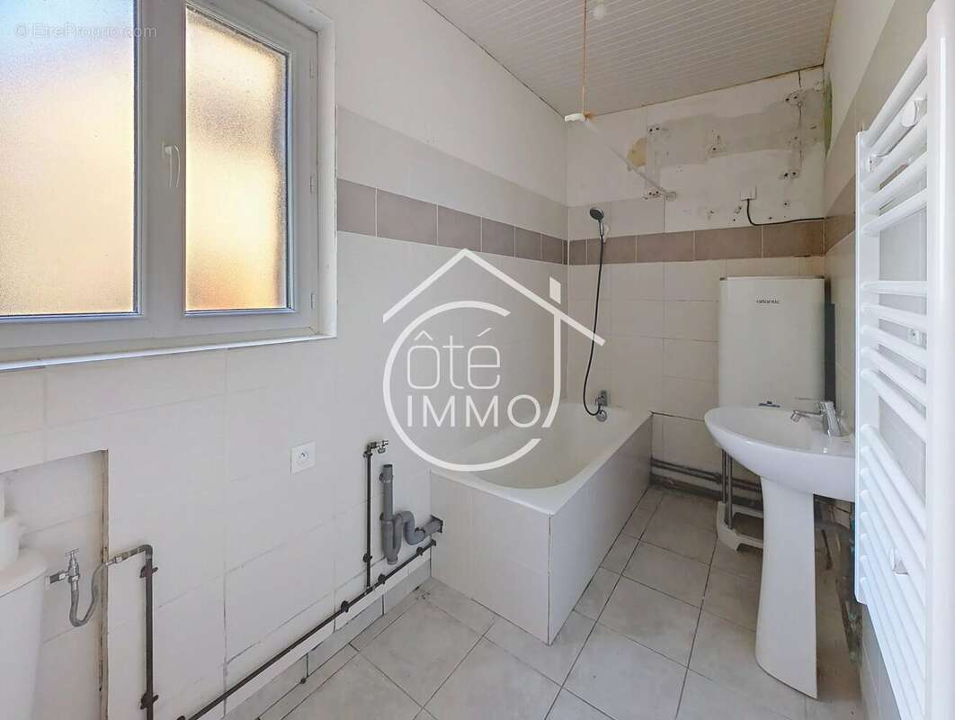 PRIGONRIEUX : Belle maison en pierre , 4 pièces de 96m² avec jardin - photo 6