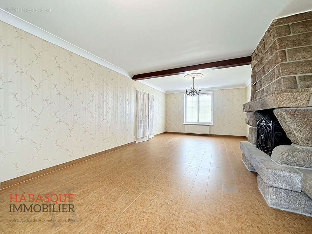 Maison à vendre à Saint Vougay - Réf 472LT - 7 pièces, 125.70 m² - photo 3