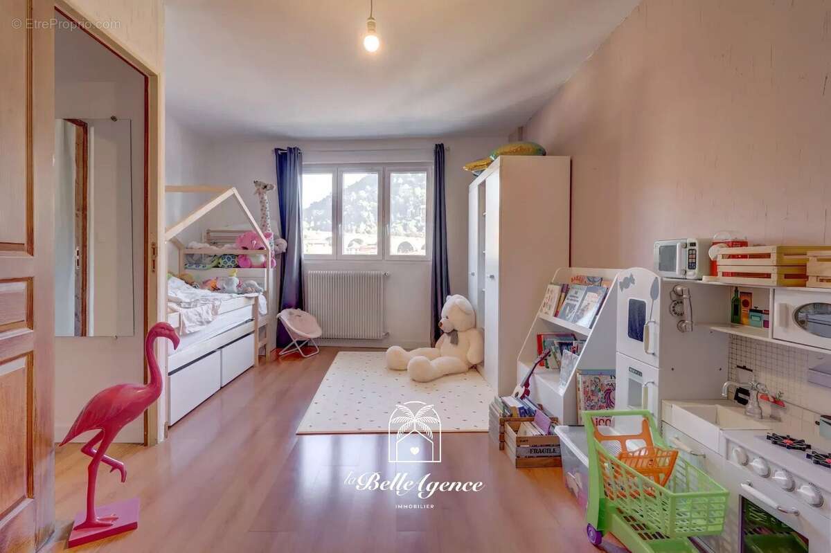 Appartement à L'ESCARENE