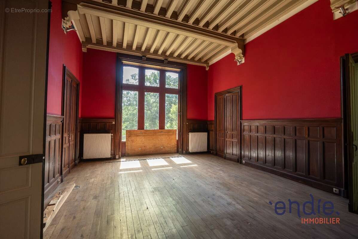 CHATEAU NEOGOTHIQUE 30 pièces,16 Chambres 5,7 ha!!! - photo 34
