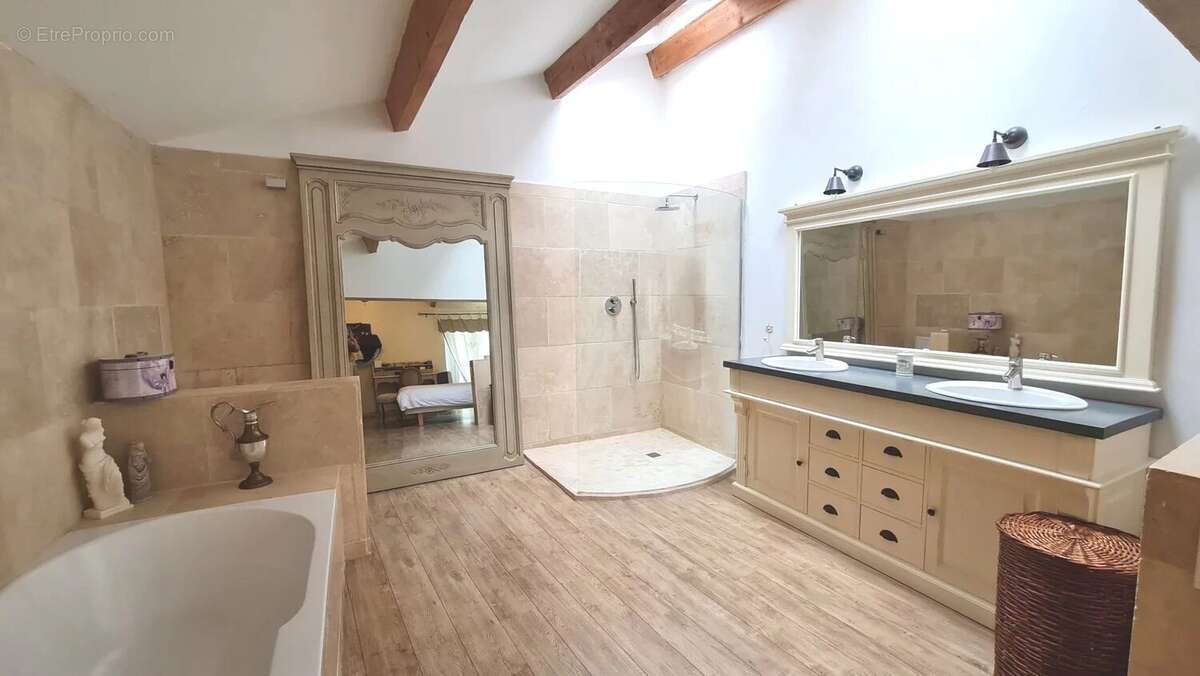 Maison à ROUSSILLON