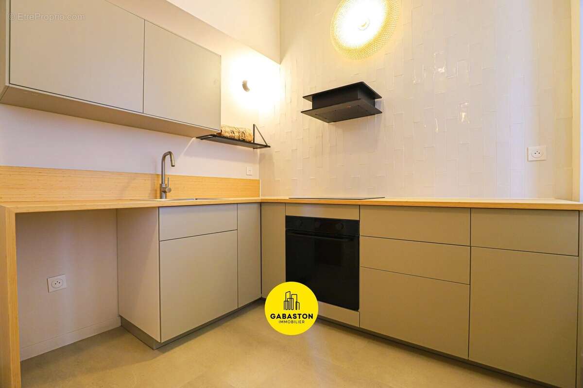 Appartement à MARSEILLE-4E