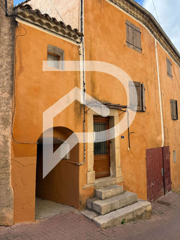 Maison à GINASSERVIS