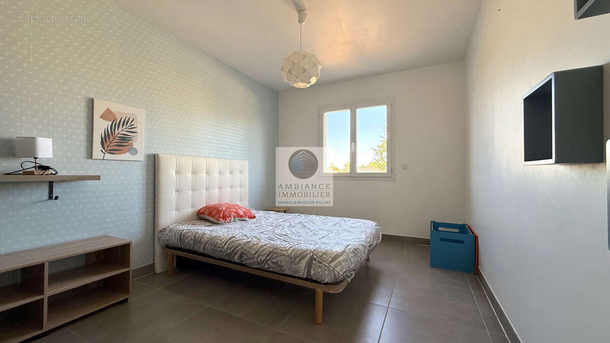 Appartement à GUILHERAND-GRANGES