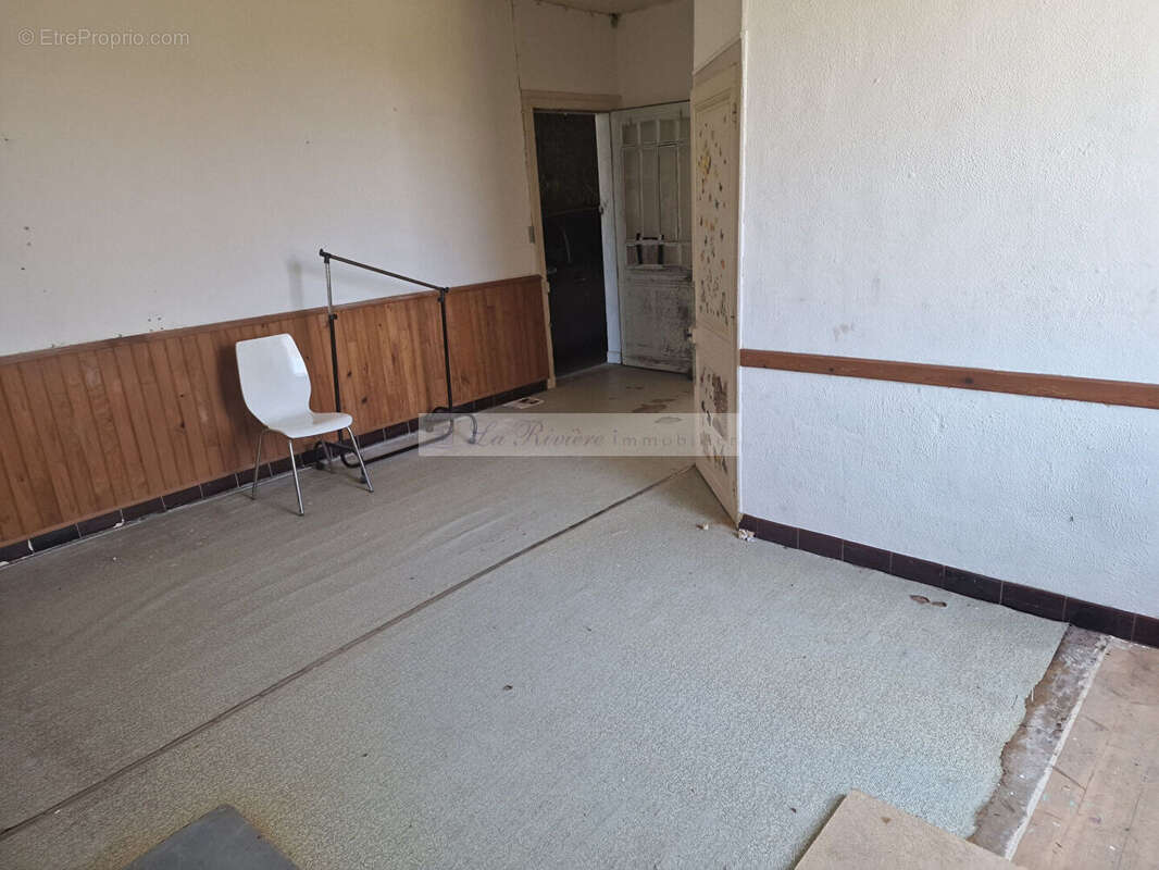 Maison Sigogne à rénover 200 m2 - photo 7