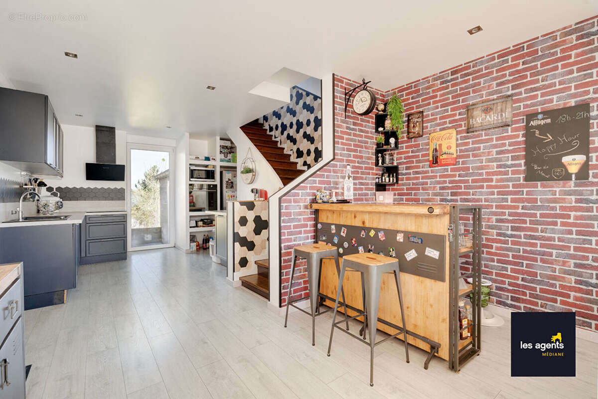 Maison à MONCEL-SUR-SEILLE