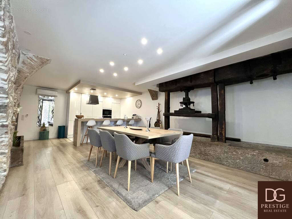 Appartement à VALLAURIS