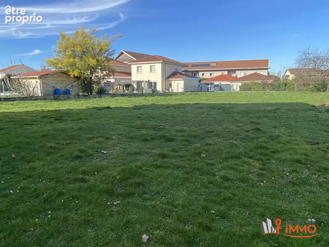 Photo Terrain à Four au prix de 152 000€