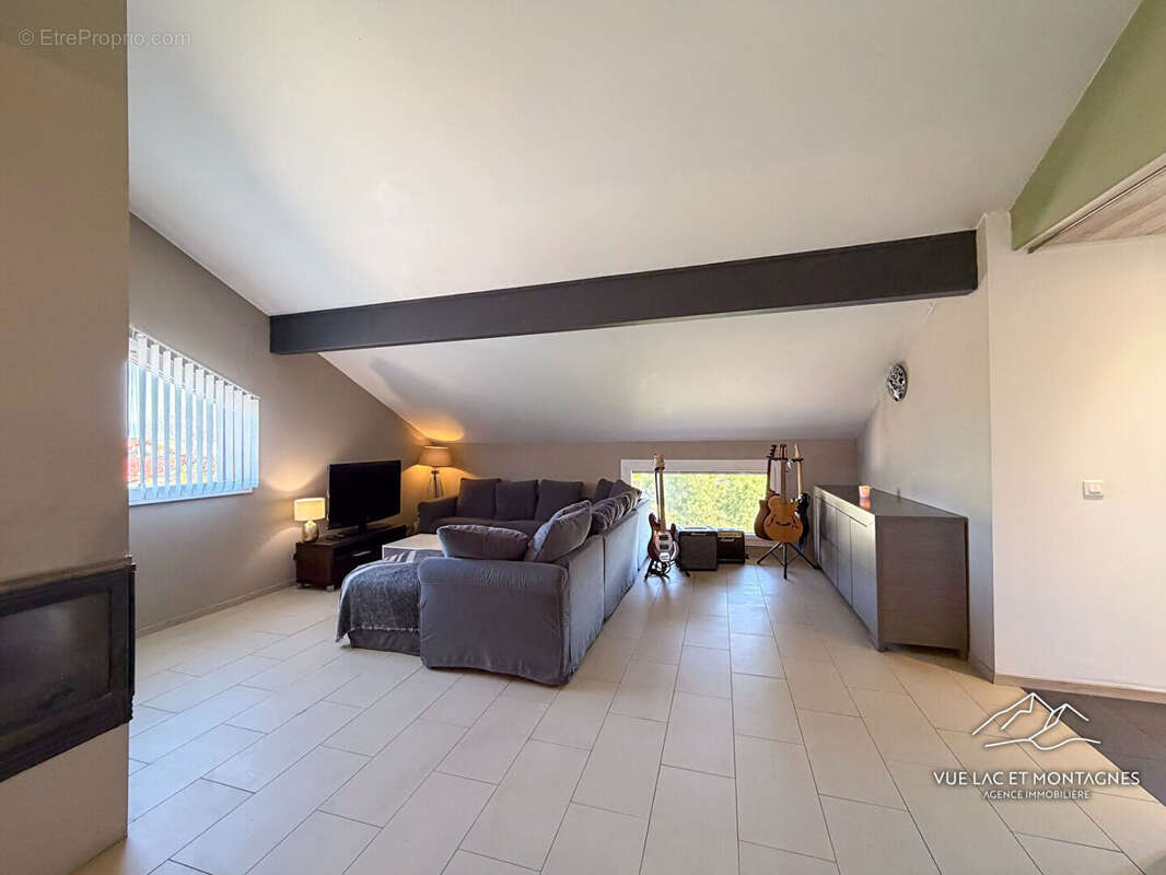 Duplex à vendre à Douvaine 94m² en plein centre-ville. - photo 5