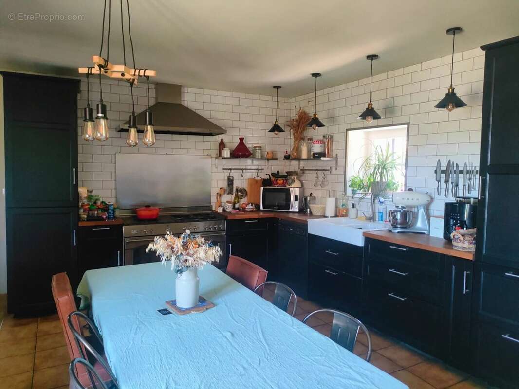 Maison à LA CHAPELLE-MONTBRANDEIX