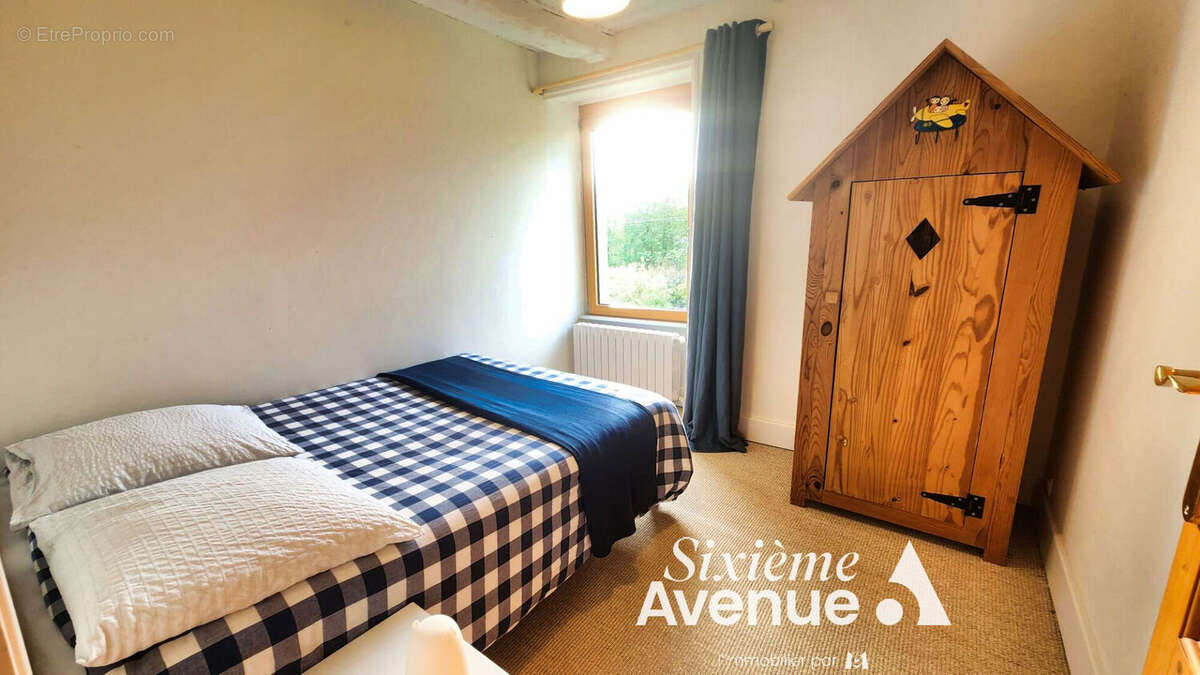 Maison à LANGROLAY-SUR-RANCE