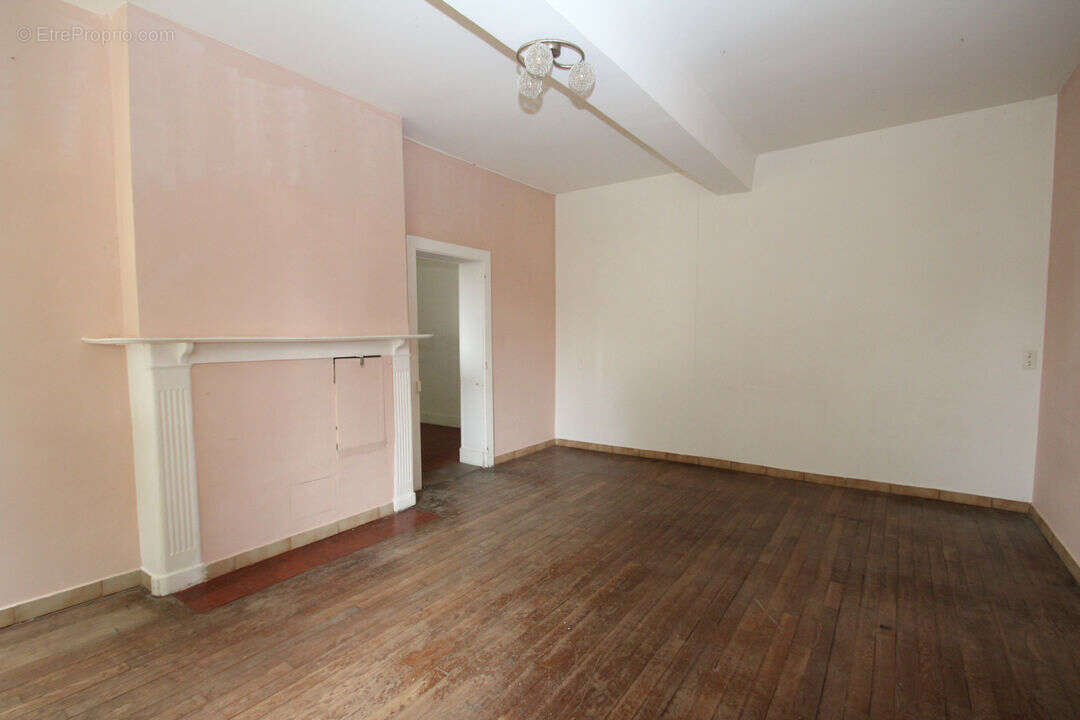 Maison à LUCENAY-LES-AIX