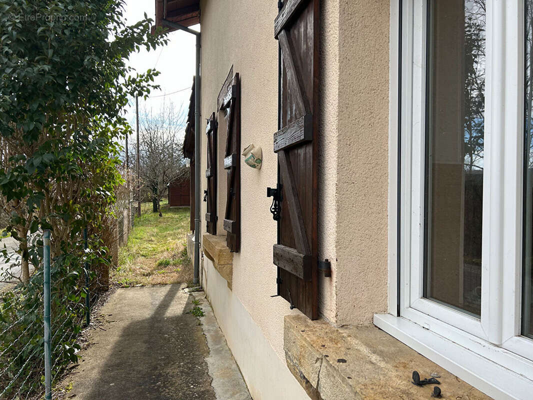 Maison à NAUSSAC