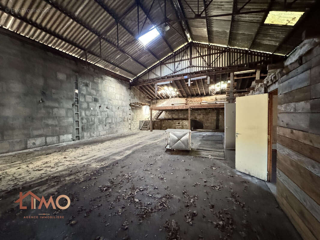 Photo 3 - Parking à EYMOUTIERS