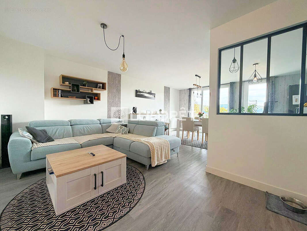Appartement à GRUCHET-LE-VALASSE