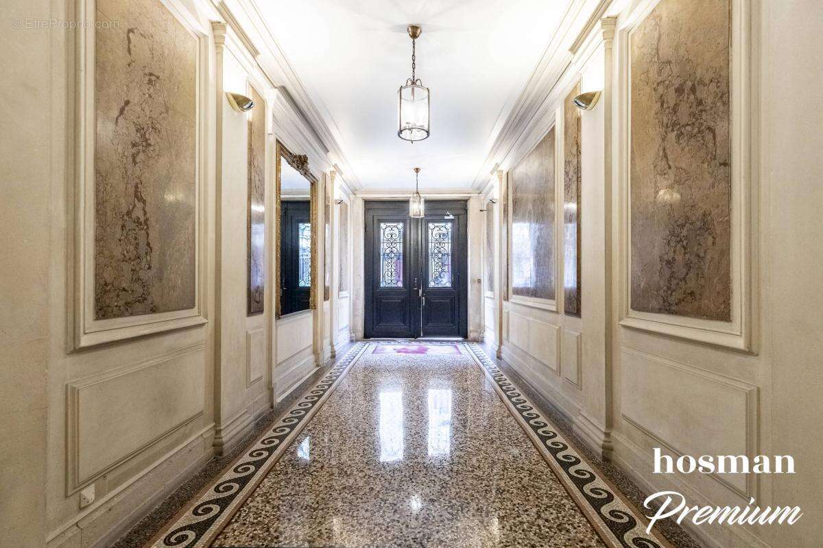 Appartement à PARIS-8E