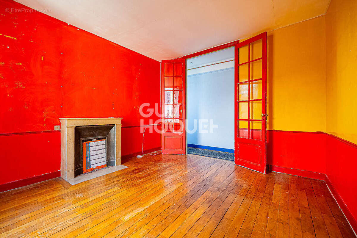 3 pièces 2 chambres / Dernier étage - Ascenseur / Calme / Lumineux / Charme de l'ancien - photo 2