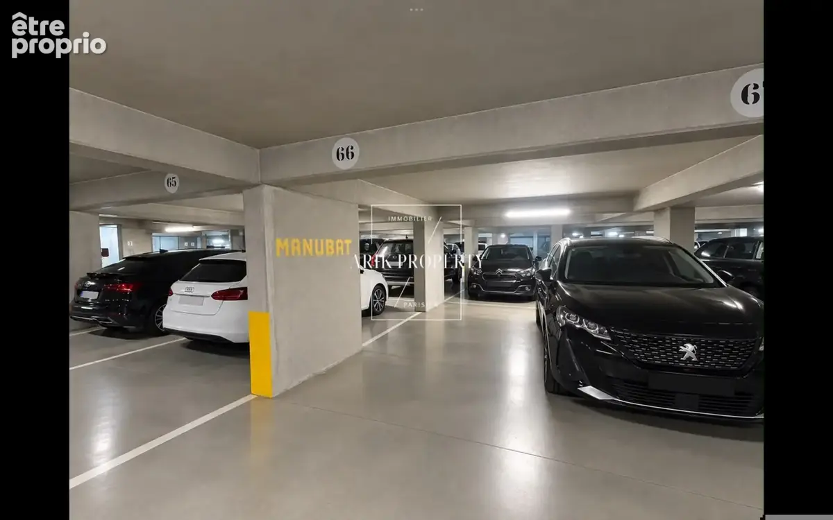 Parking à PARIS-17E