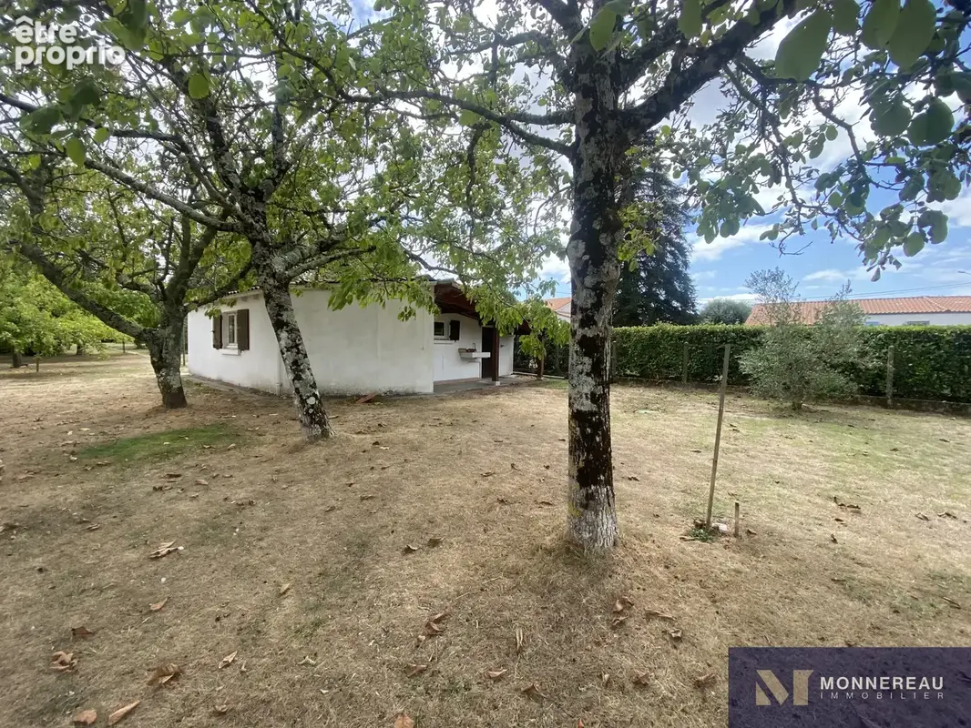 Terrain constructible de 984 m2 avec maisonnette - photo 8