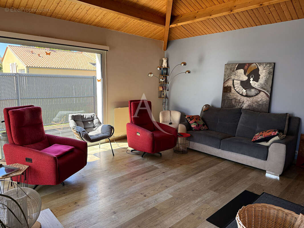 Maison à MOUTIERS-LES-MAUXFAITS