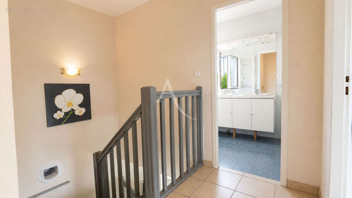 Maison Veigy Foncenex 5 pièce(s) 131.29 m2 - photo 7