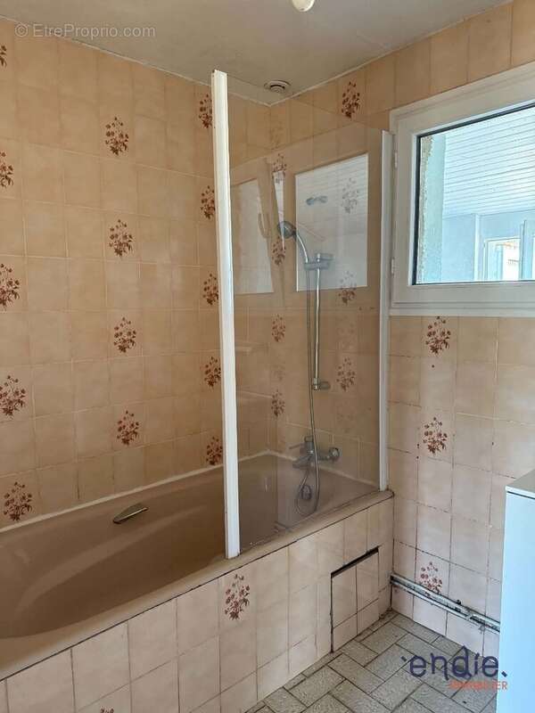 Maison 103 m² à Saint-Pourcain-Sur-Besbre  - photo 8