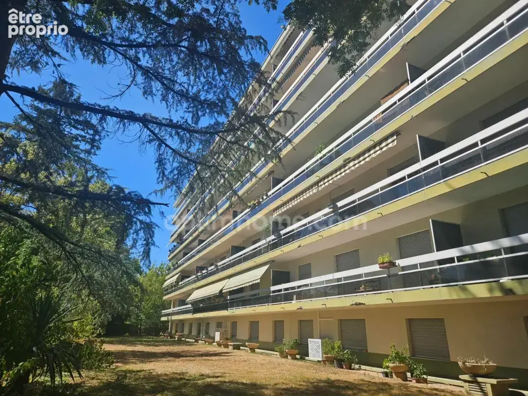 VILLEURBANNE La Doua – à vendre T4, 3 chambres, traversant rénové de 90 m² avec balcon, cave - photo 7