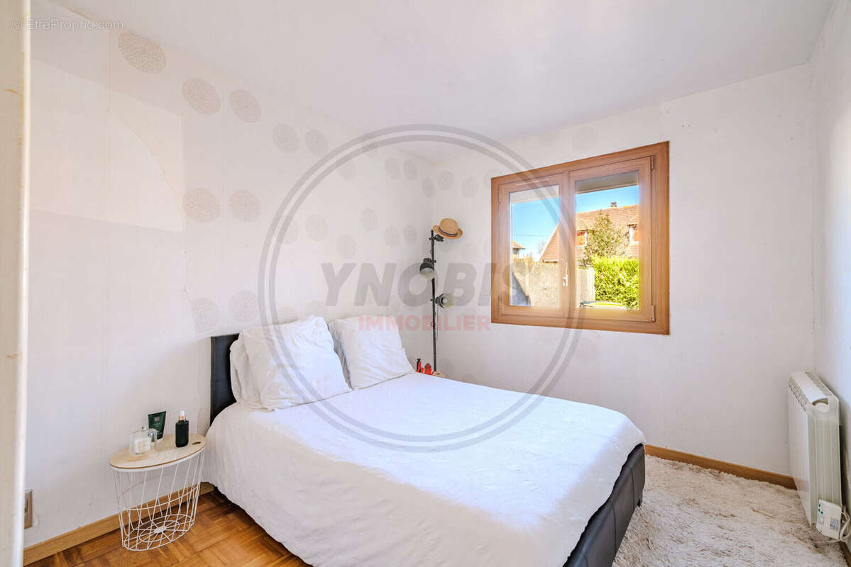 Maison à LES MUREAUX