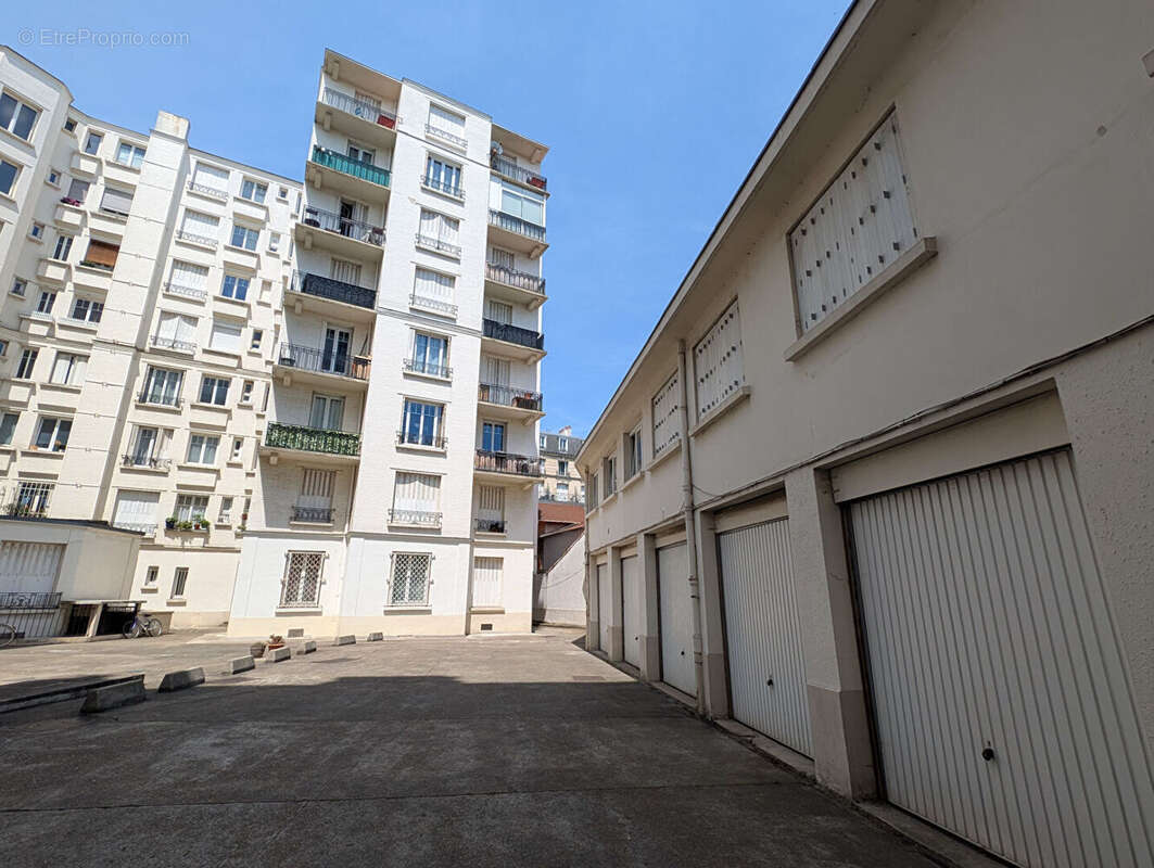 7 boxes de stationnement - Colombes - Gare - Vente louée - photo 2