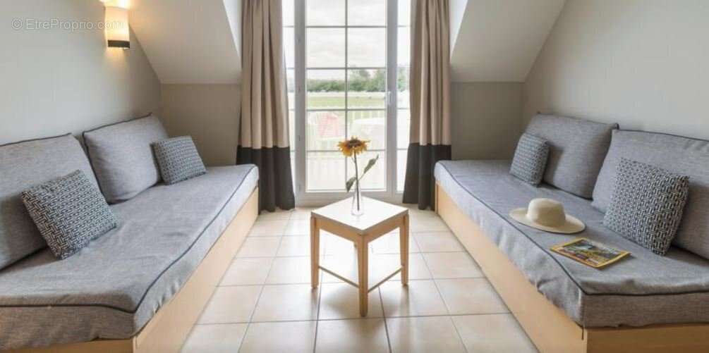 Appartement à PORT-EN-BESSIN-HUPPAIN