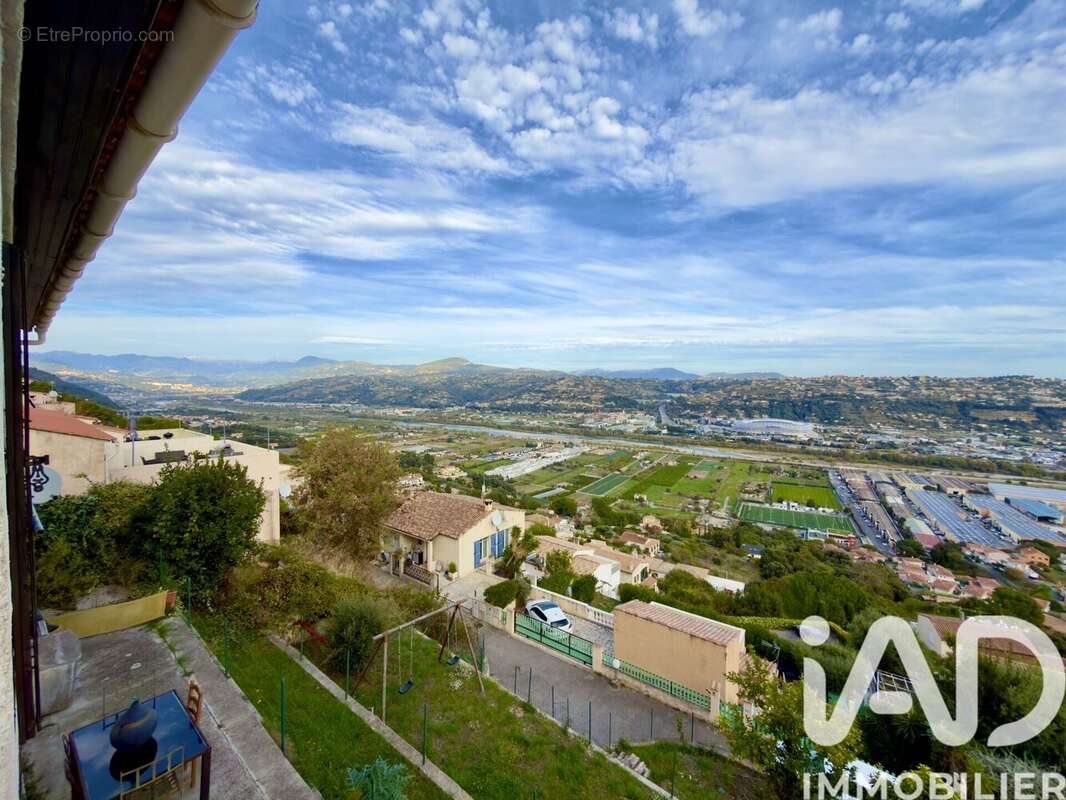 Photo 2 - Maison à SAINT-LAURENT-DU-VAR