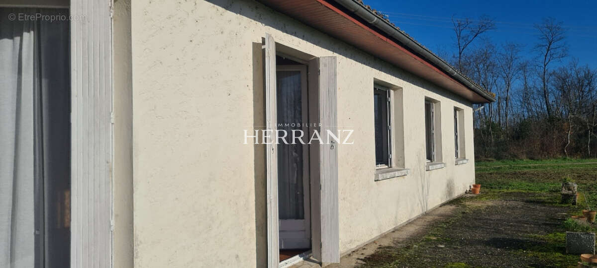 Maison à SABLONS