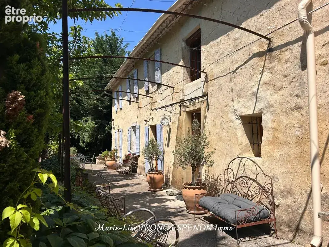 Maison 10 pièces 243 m² à vendre à Carpentras (84200) - photo 4