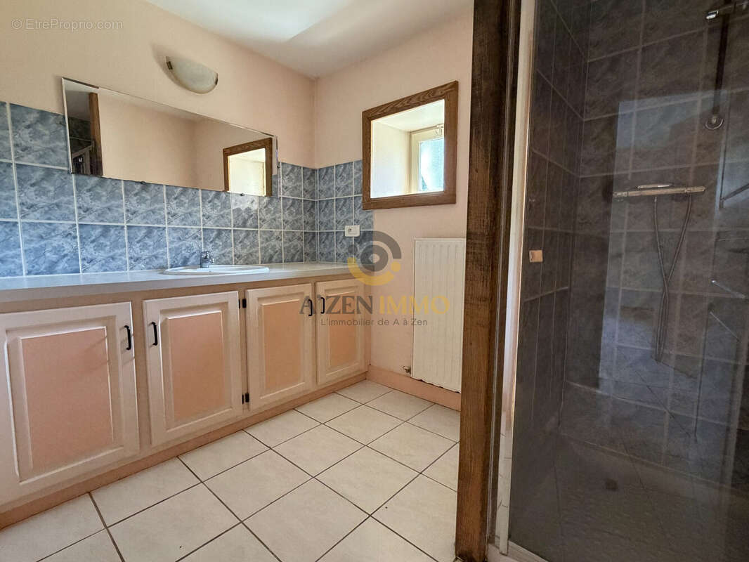 Maison 114 m² à Secondigny  - photo 4