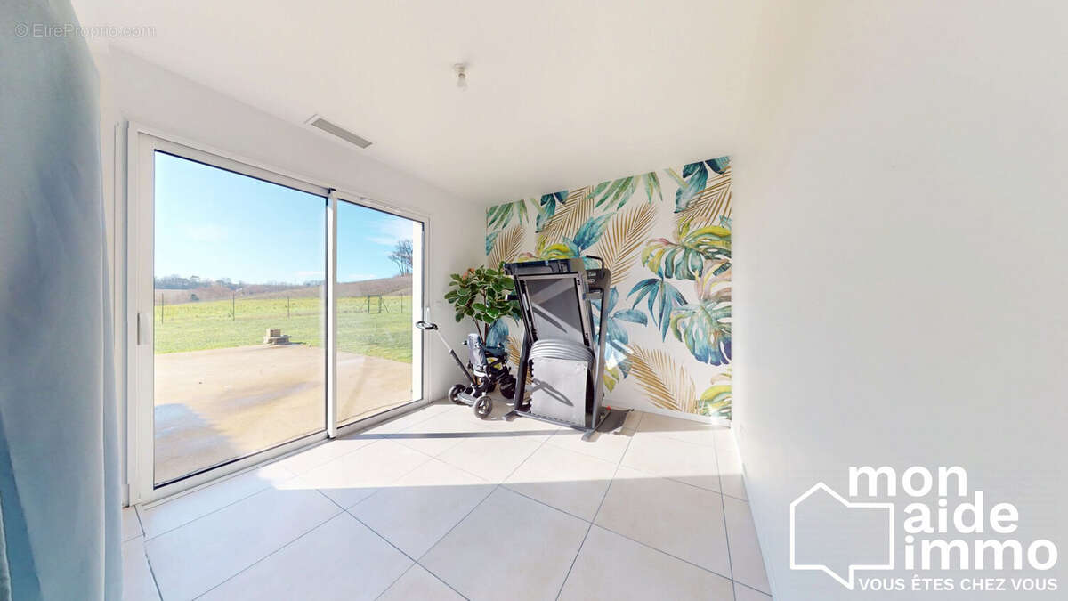 Maison 125 m² à Saint-Quentin-De-Baron  - photo 6