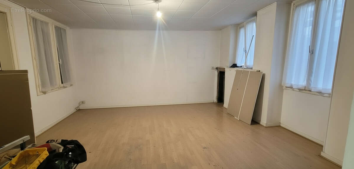 generated_2025-10-30T13_55_12 - Commerce à WASSELONNE