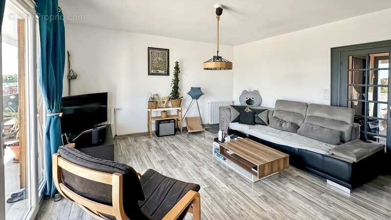 Appartement à vendre T4 de 76 m² avec balcon, cave et parking - BERGERAC (24) - photo 2